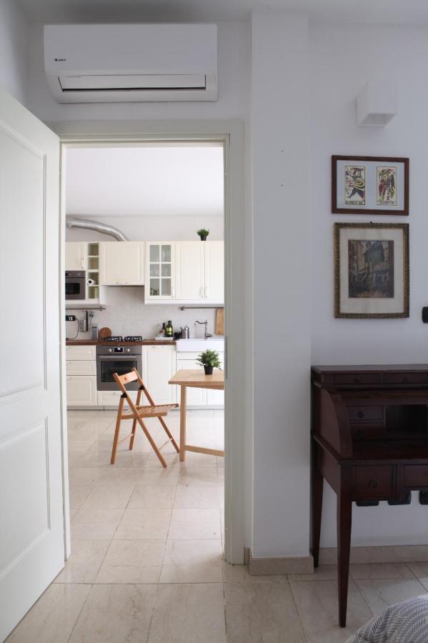 Terrace Apartment Close To Metro Station Milano Exteriör bild