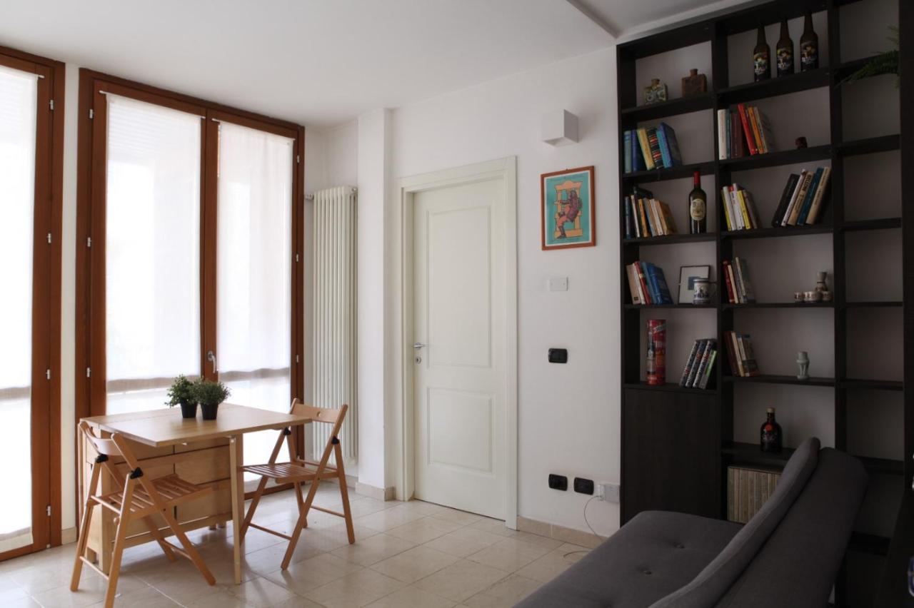 Terrace Apartment Close To Metro Station Milano Exteriör bild