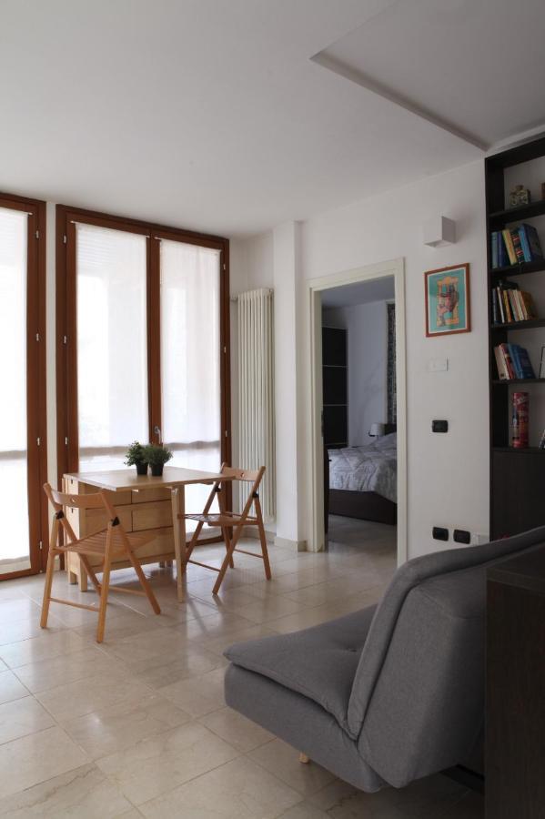 Terrace Apartment Close To Metro Station Milano Exteriör bild