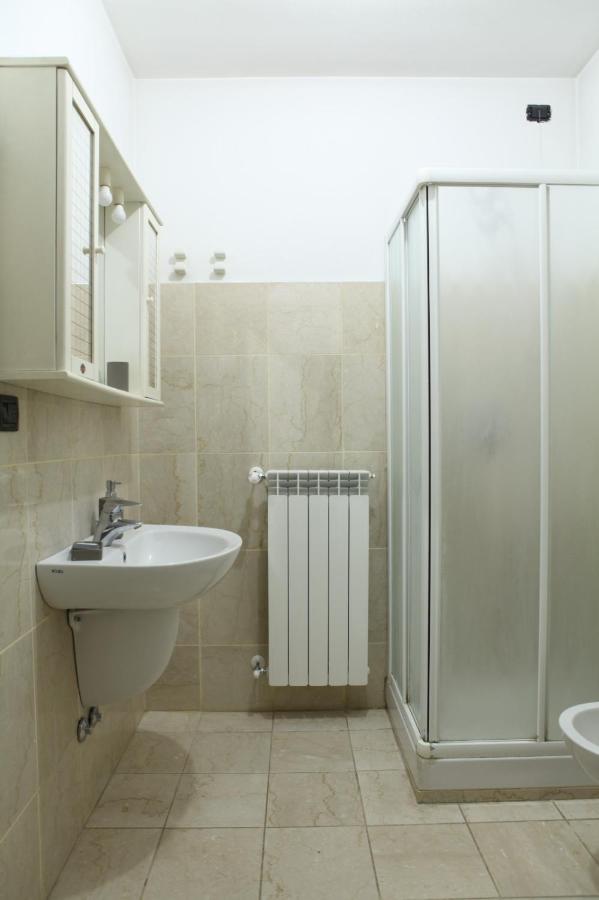 Terrace Apartment Close To Metro Station Milano Exteriör bild