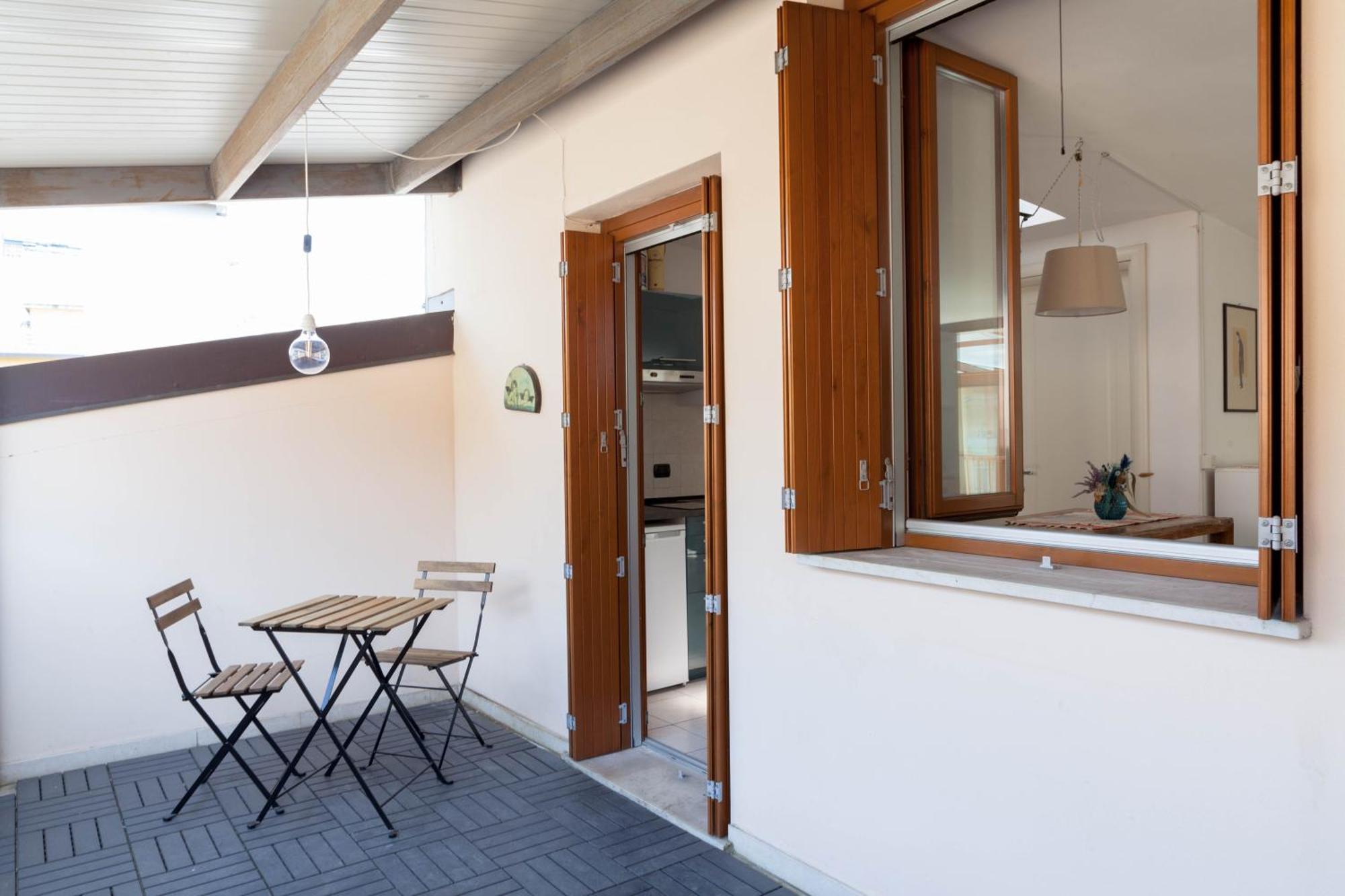 Terrace Apartment Close To Metro Station Milano Rum bild
